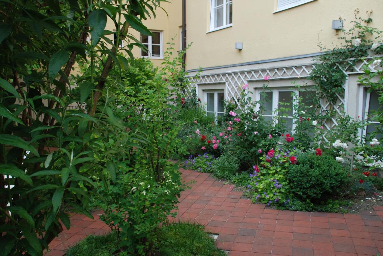 Artist Residence Schwabing Мюнхен Экстерьер фото